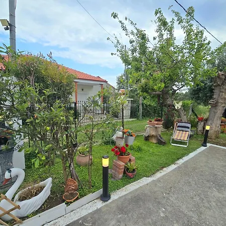 Anemos Garden House - Cozy Retreat With Garden & Parking - Near Nea Kallikrateia * Vergia