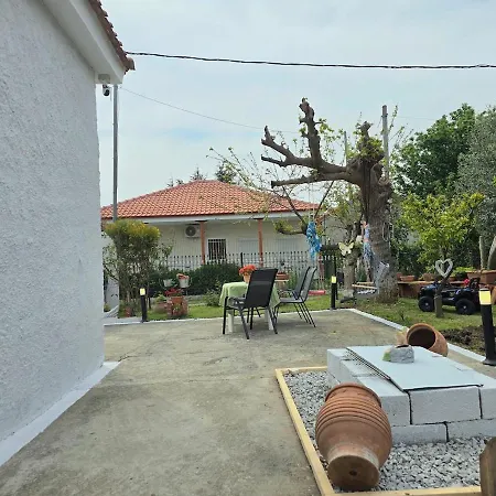 Anemos Garden House - Cozy Retreat With Garden & Parking - Near Nea Kallikrateia *