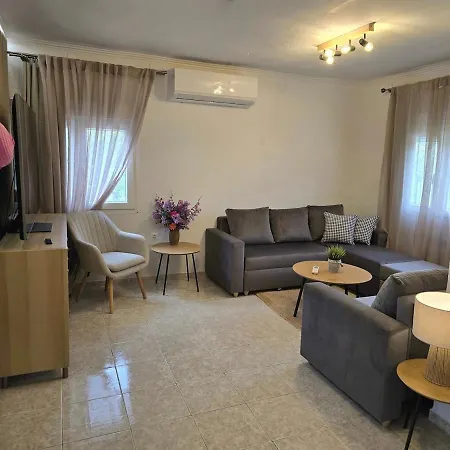 Σπίτι διακοπών Anemos Garden House - Cozy Retreat With Garden & Parking - Near Nea Kallikrateia *