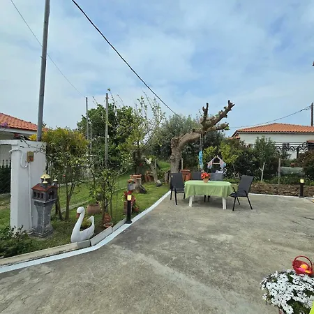 Anemos Garden House - Cozy Retreat With Garden & Parking - Near Nea Kallikrateia *
