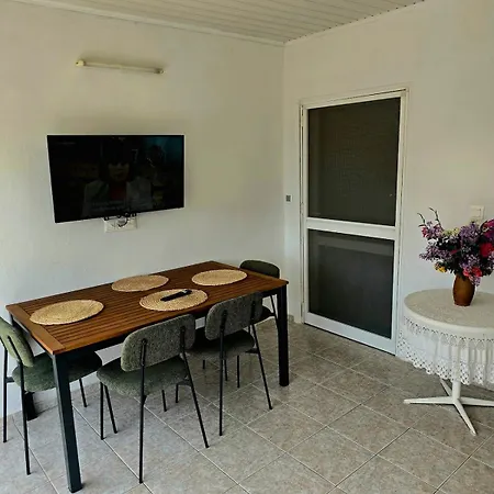 Anemos Garden House - Cozy Retreat With Garden & Parking - Near Nea Kallikrateia Holiday home Vergia