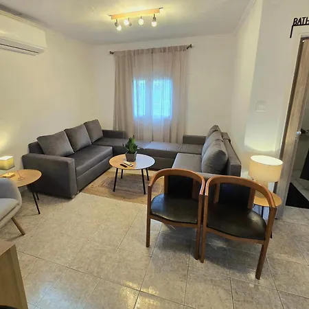 Holiday home Anemos Garden House - Cozy Retreat With Garden & Parking - Near Nea Kallikrateia *